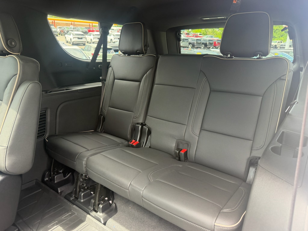 2026 Chevrolet Suburban Premier - Photo 7