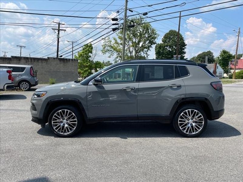 Used 2022 Jeep Compass Limited with VIN 3C4NJDCBXNT108904 for sale in Oak Hill, WV