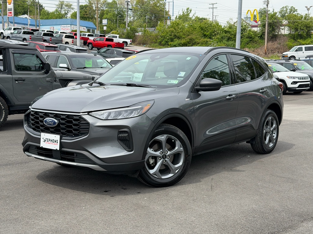 2025 Ford Escape ST-Line AWD's photo