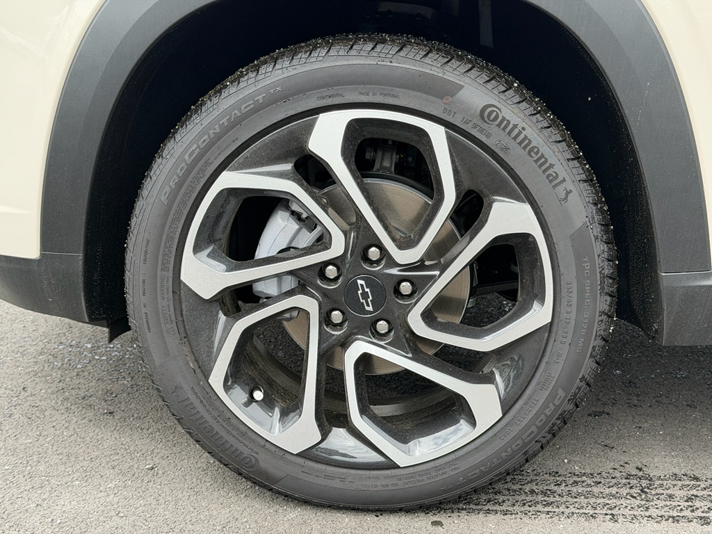 2026 Chevrolet Trax RS - Photo 2
