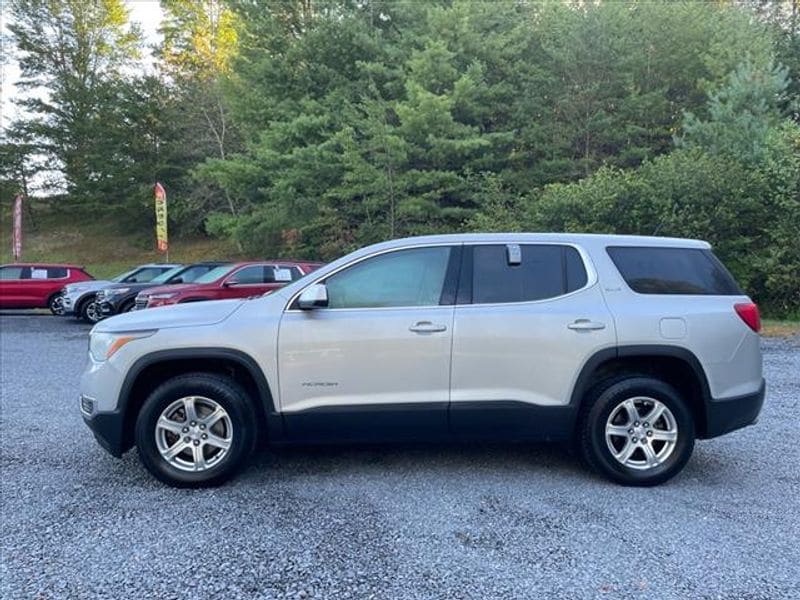 Used 2019 GMC Acadia SLE-1 with VIN 1GKKNRLS0KZ119634 for sale in Oak Hill, WV