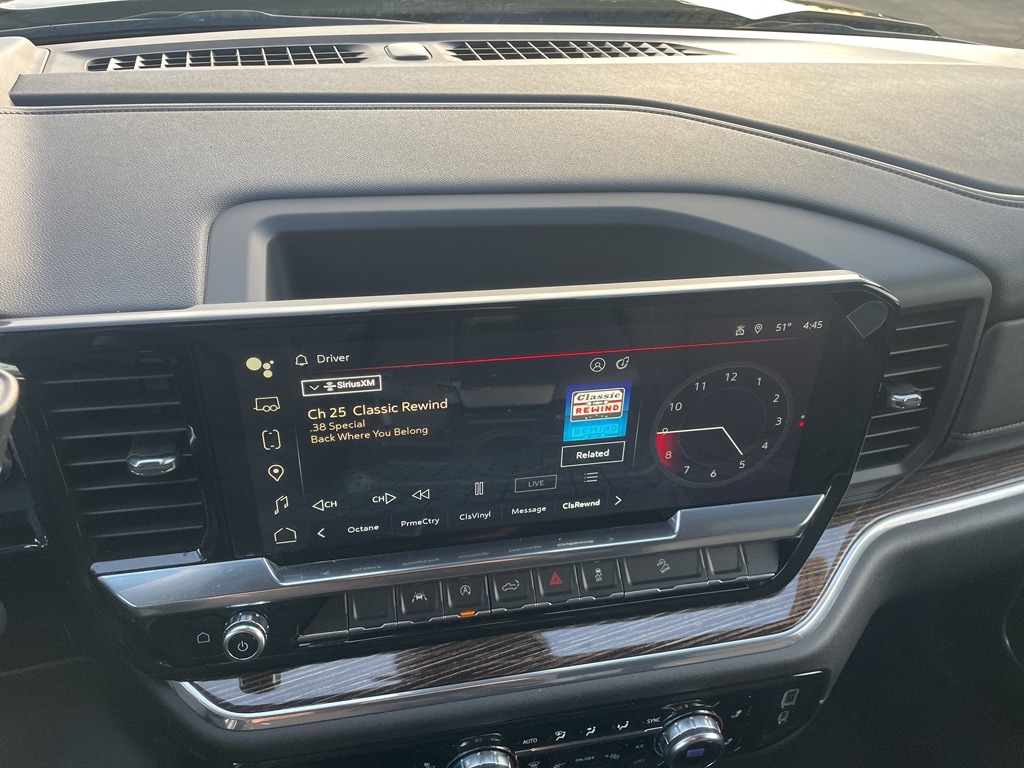 2024 GMC Sierra Base's photo