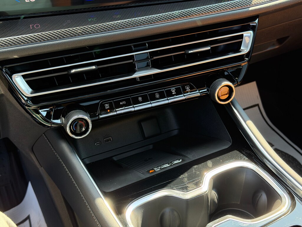 2027 Chevrolet Traverse Z71 - Photo 12