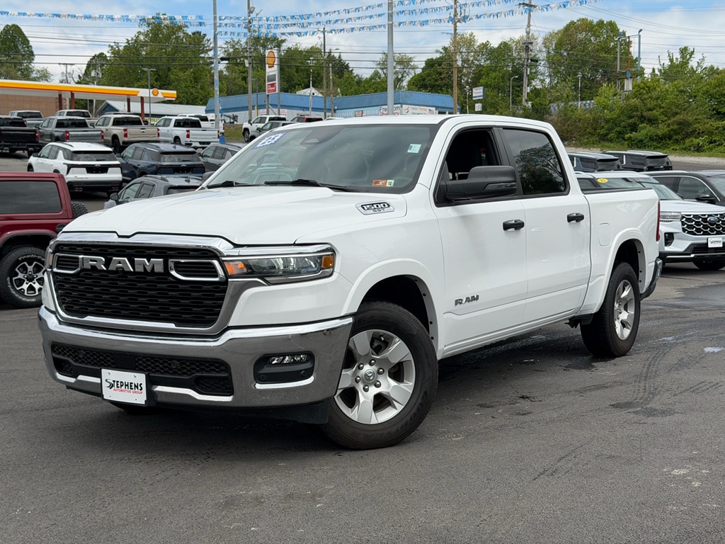 2025 RAM 1500 Big Horn/Lone Star 4x4 Crew Cab 5'7's photo