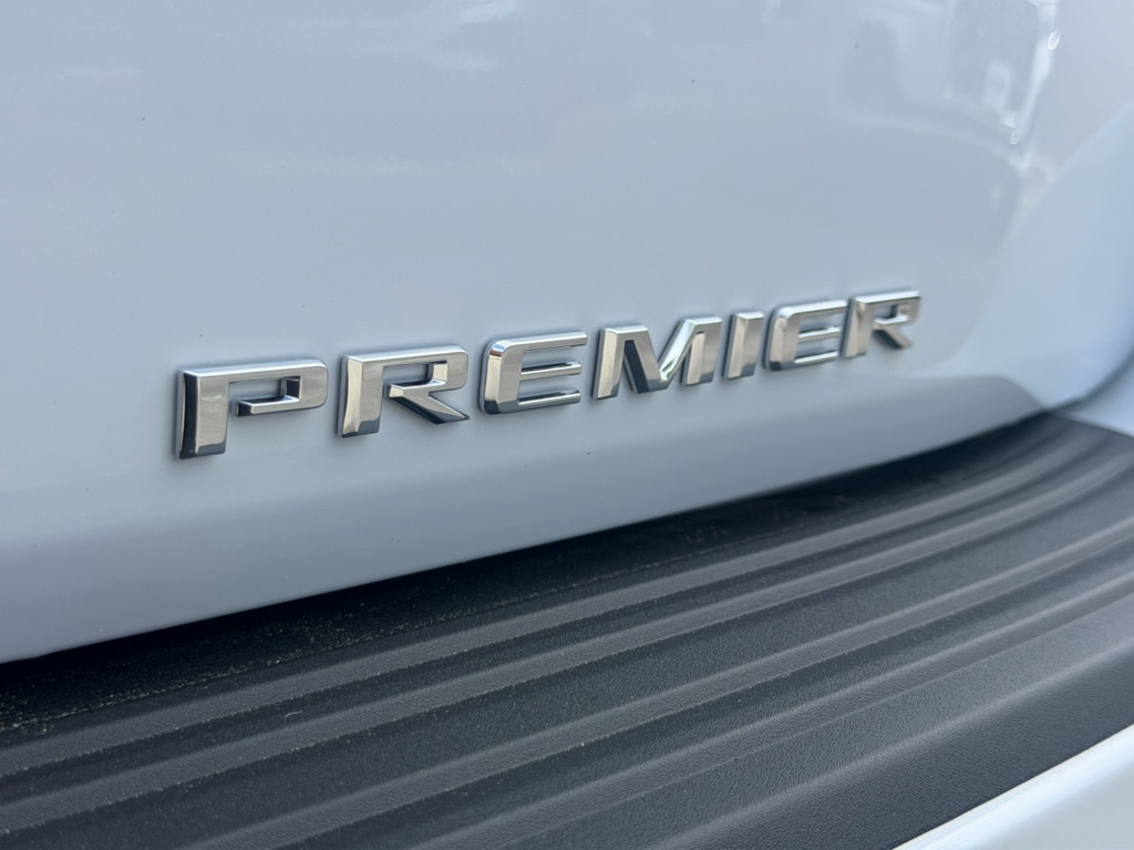 2026 Chevrolet Suburban Premier - Photo 9