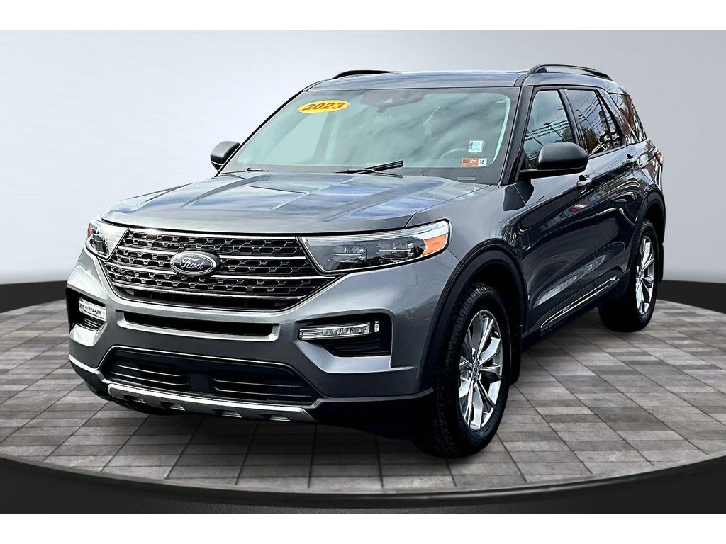 2023 Ford Explorer XLT's photo