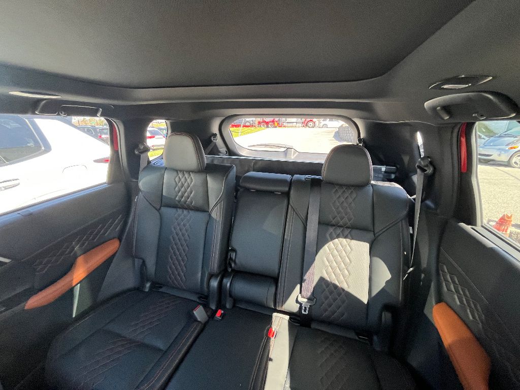 2025 Mitsubishi Outlander Plug-in Hybrid SEL - Photo 16