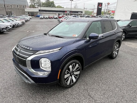 2025 Mitsubishi Outlander SE SUV