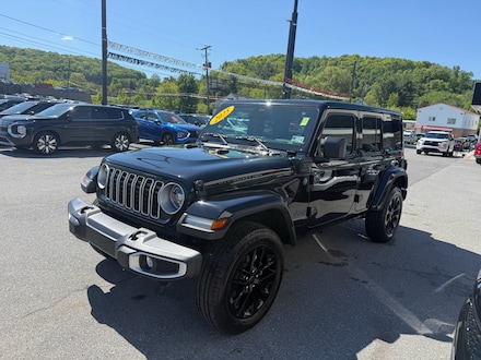 2025 Jeep Wrangler 4xe Sahara SUV