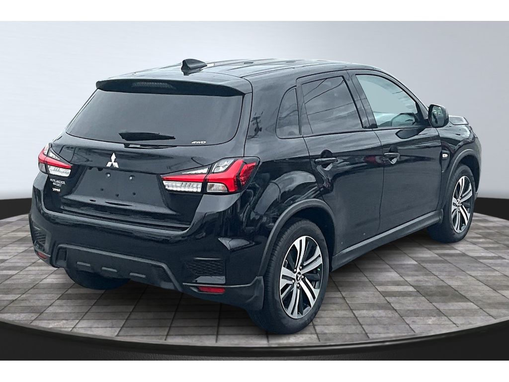 2025 Mitsubishi Outlander Sport ES photo 4