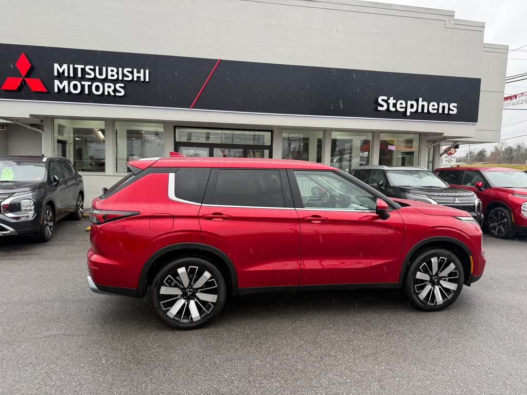 New 2025 Mitsubishi Outlander SE SUV