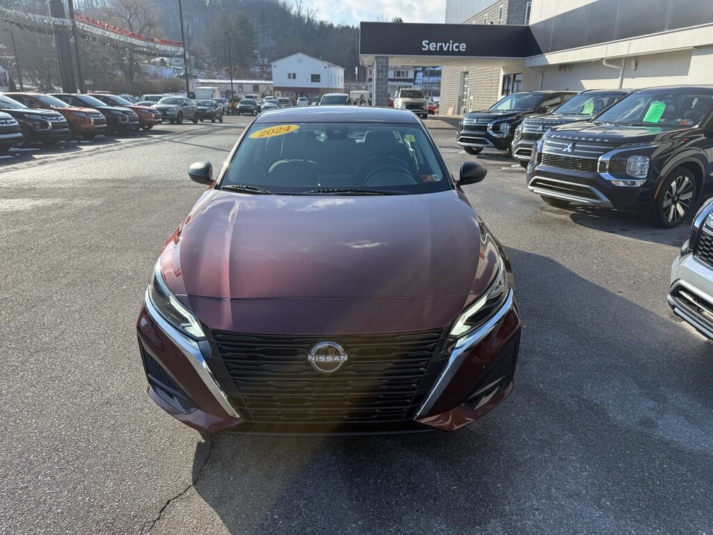 Used 2024 Nissan Altima 2.5 SV Sedan