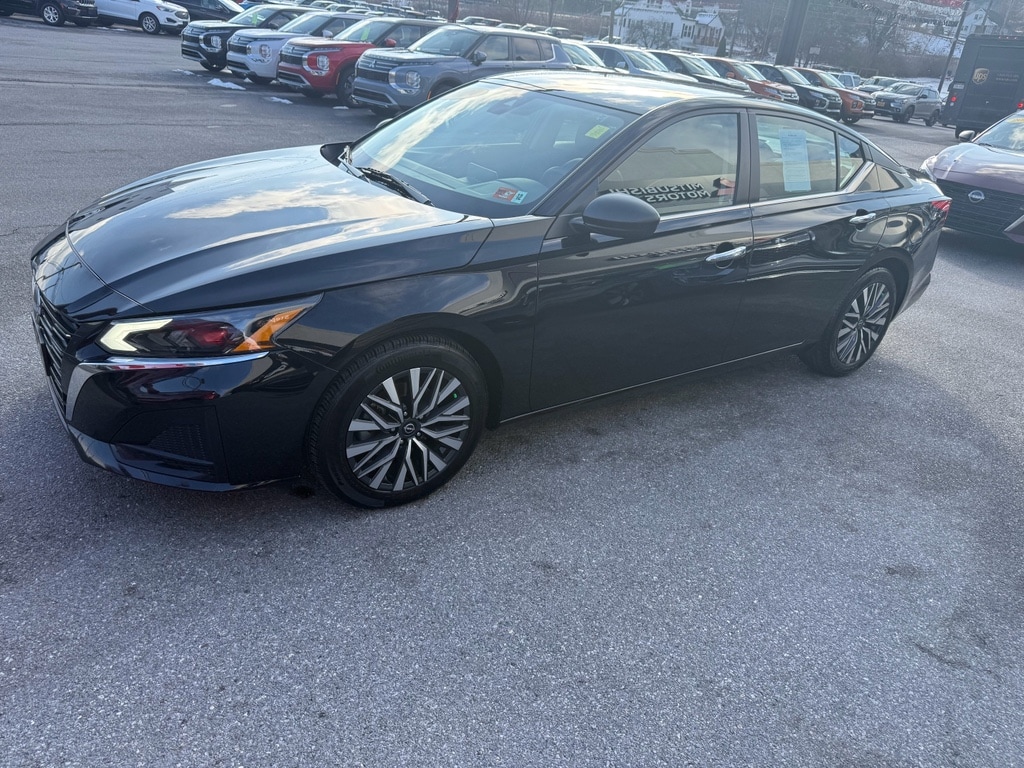 2024 Nissan Altima SV's photo