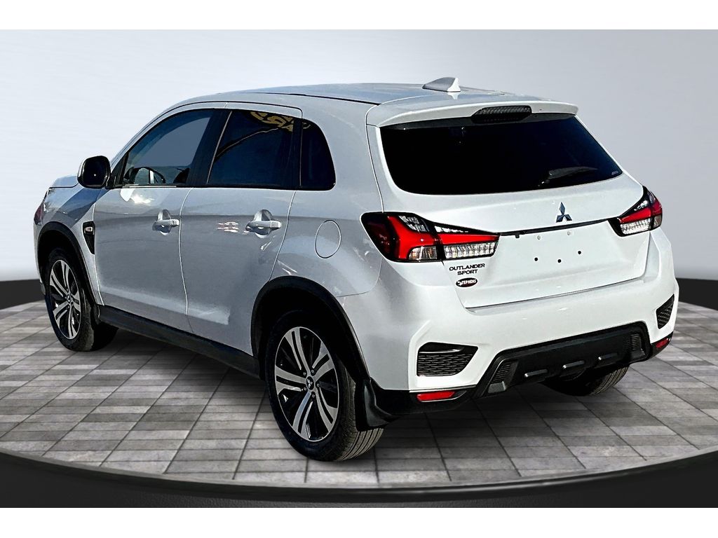 2025 Mitsubishi Outlander Sport ES photo 3