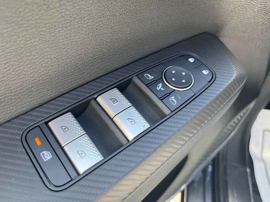 2025 Mitsubishi Outlander PHEV SEL photo 3