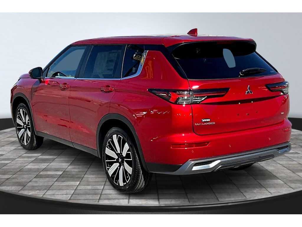2025 Mitsubishi Outlander SE photo 3