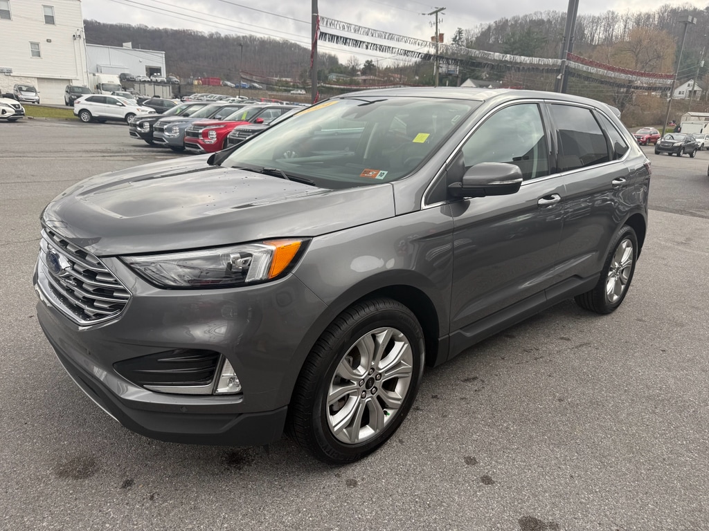 2024 Ford Edge Titanium's photo
