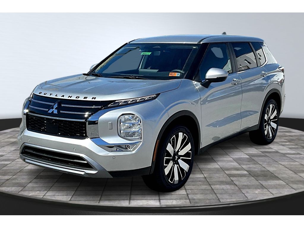 2025 Mitsubishi Outlander SE's photo