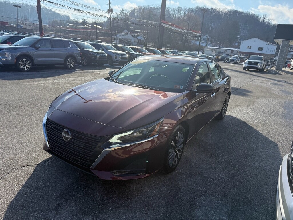 Used 2024 Nissan Altima 2.5 SV Sedan