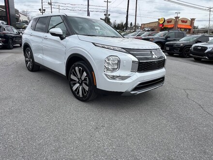 2025 Mitsubishi Outlander SE SUV