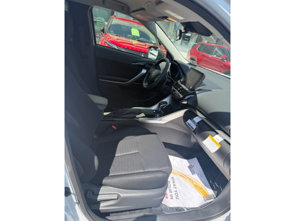 2026 Mitsubishi Eclipse Cross LE - Photo 8