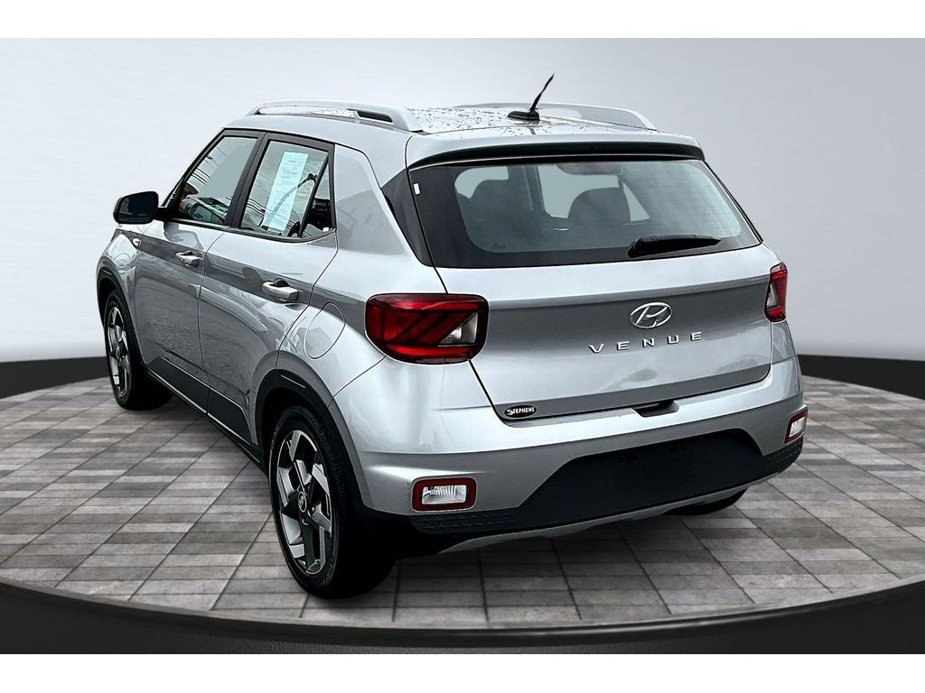 Used 2024 Hyundai Venue SEL SUV