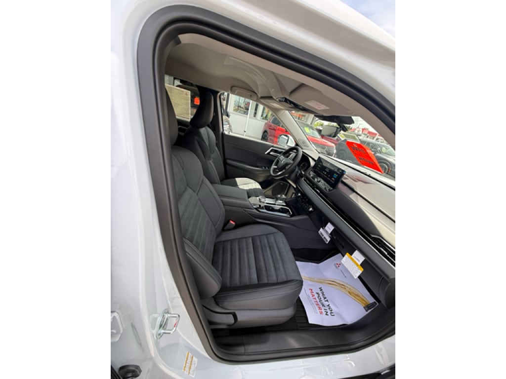 2026 Mitsubishi Outlander SE - Photo 10