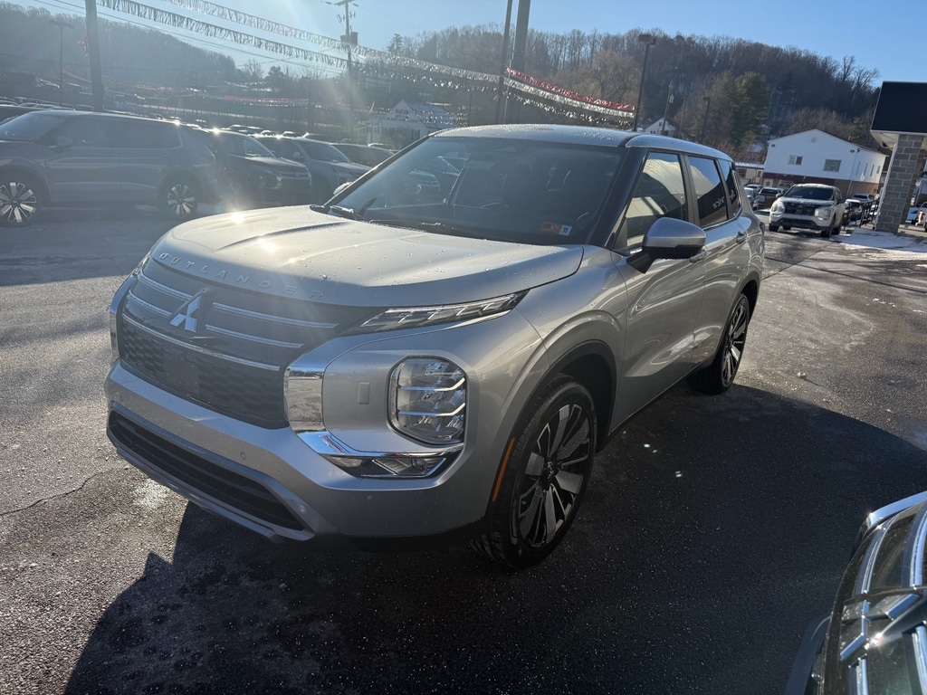 2025 Mitsubishi Outlander SE's photo