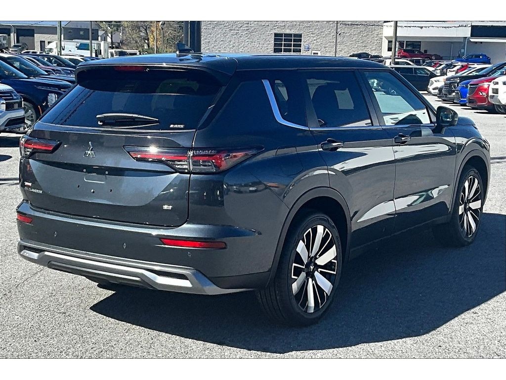 New 2025 Mitsubishi Outlander SE SUV