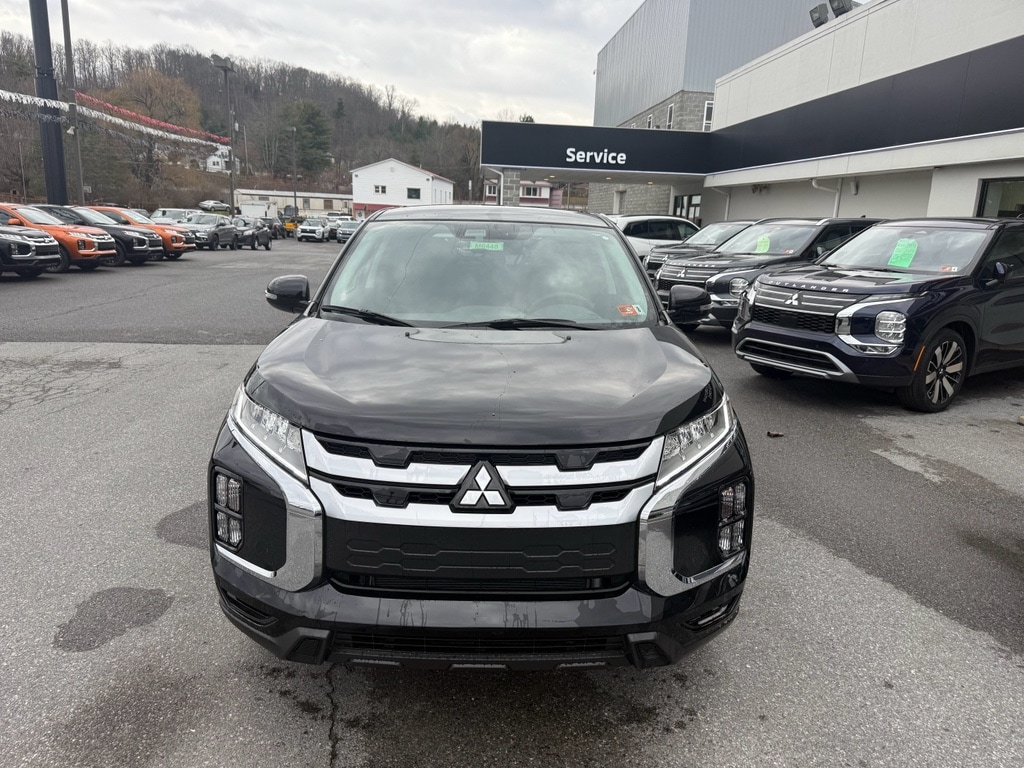 2025 Mitsubishi Outlander Sport SE's photo