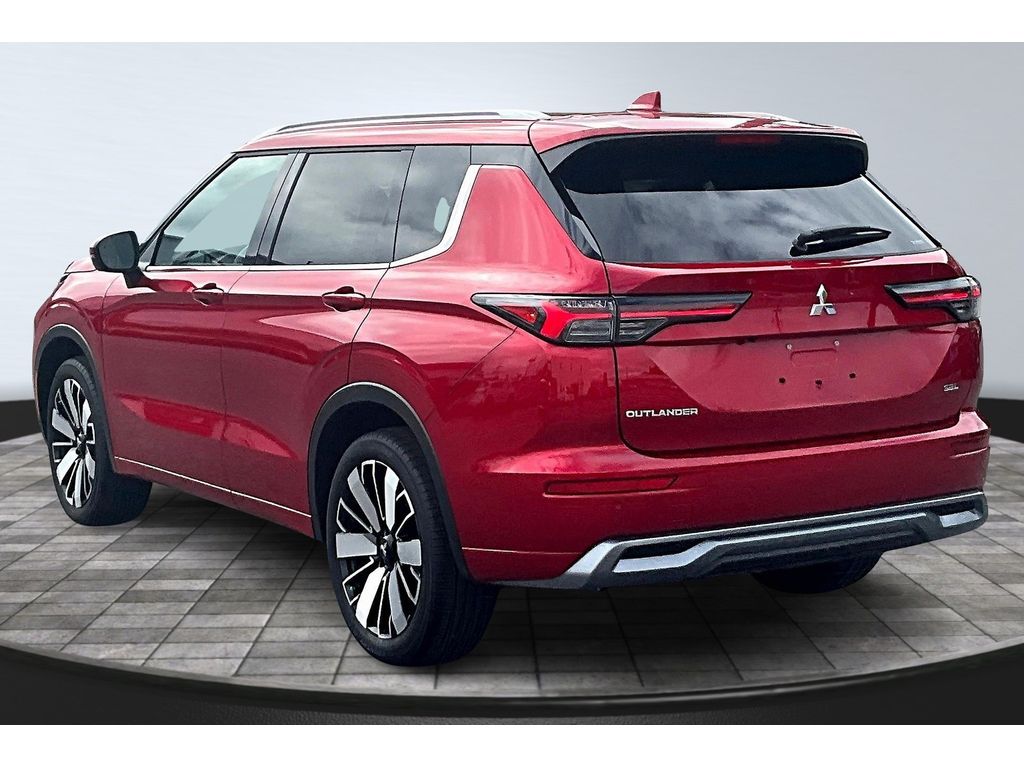 2025 Mitsubishi Outlander SEL photo 3