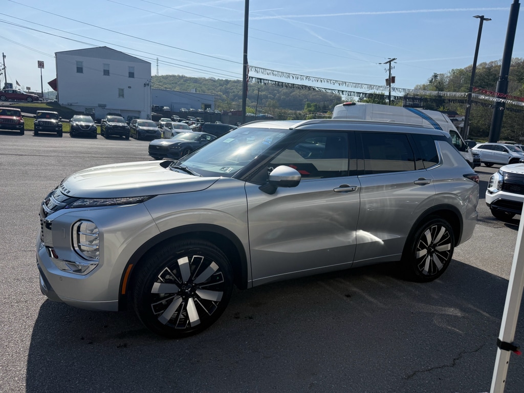 2026 Mitsubishi Outlander SEL S-AWC's photo