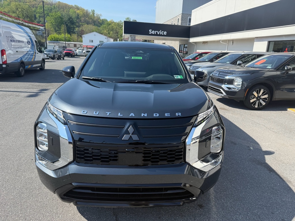 2026 Mitsubishi Outlander LE S-AWC's photo