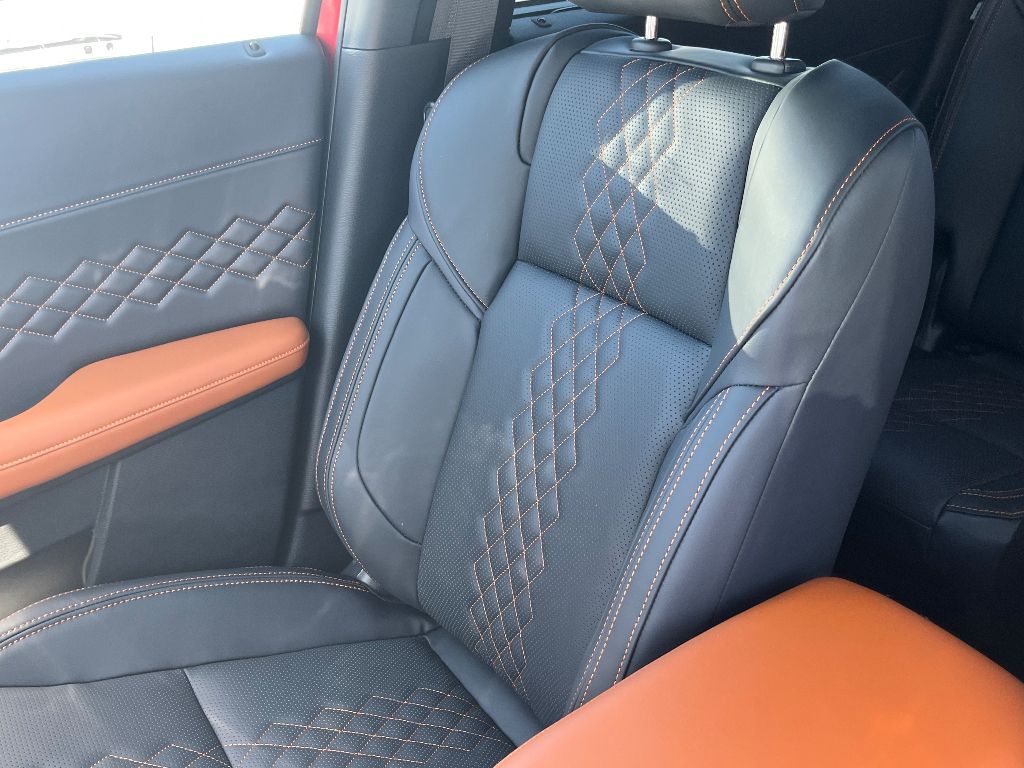 2025 Mitsubishi Outlander Plug-in Hybrid SEL - Photo 13