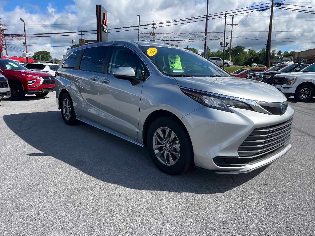 Used 2023 Toyota Sienna LE with VIN 5TDKRKEC1PS151563 for sale in Princeton, WV
