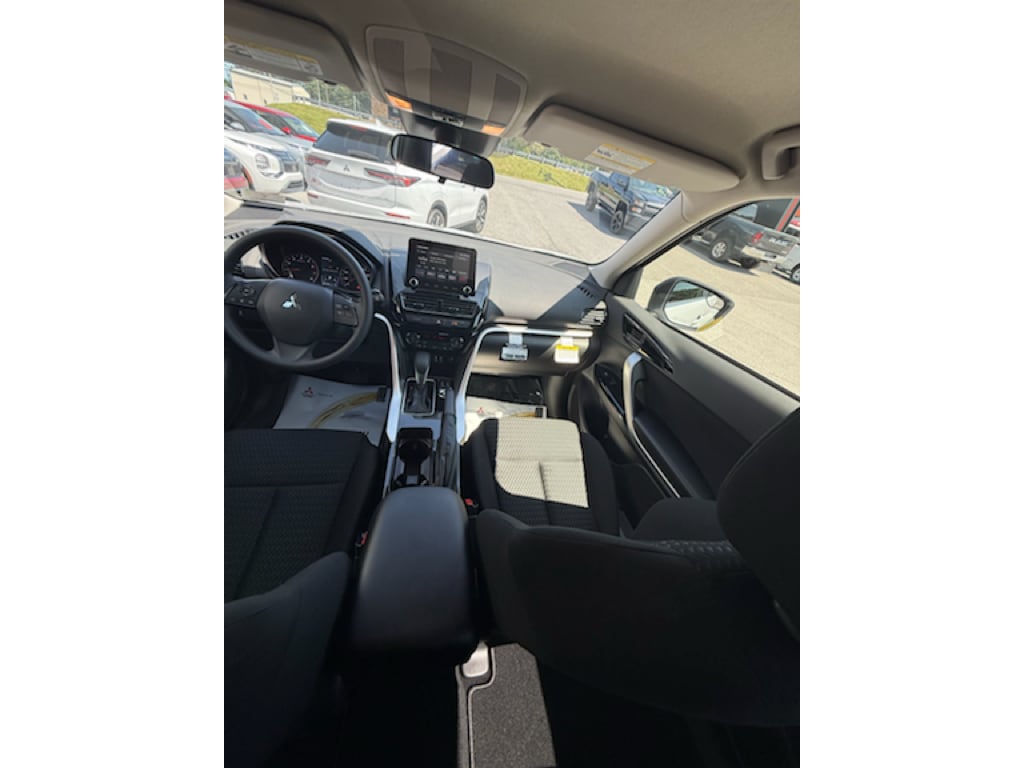 2026 Mitsubishi Eclipse Cross LE - Photo 11
