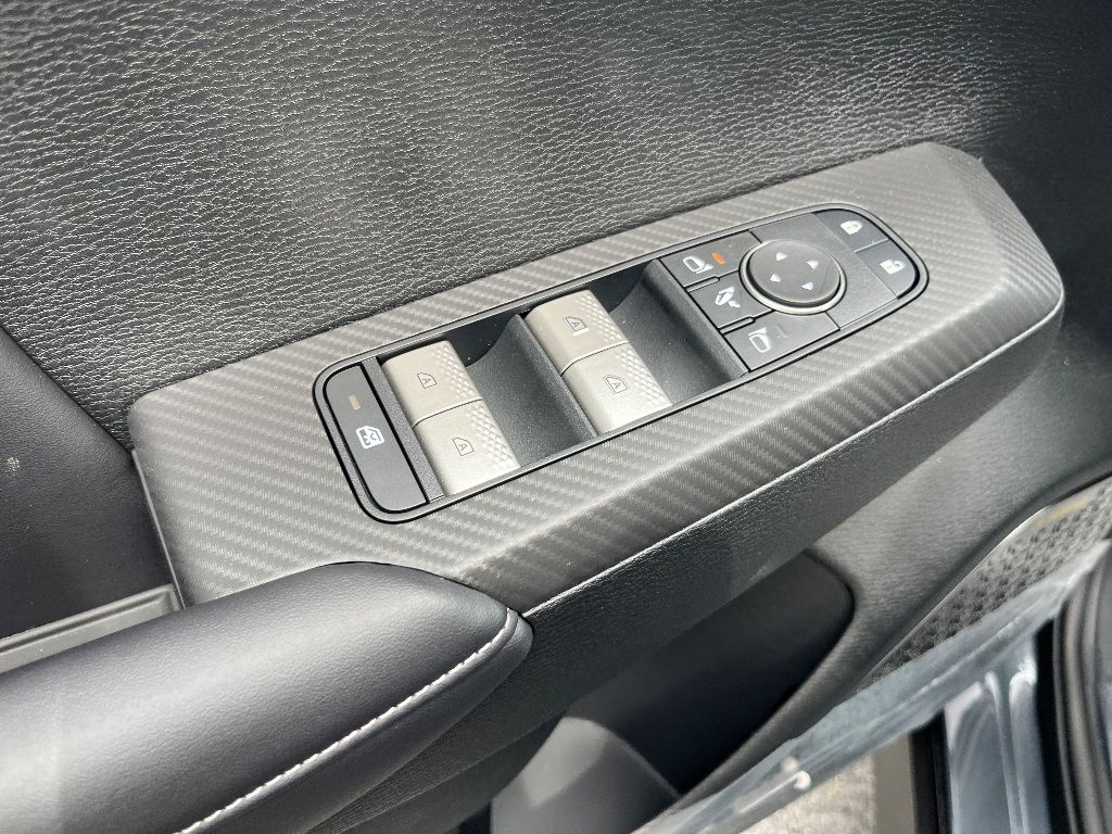 2025 Mitsubishi Outlander SE photo 4