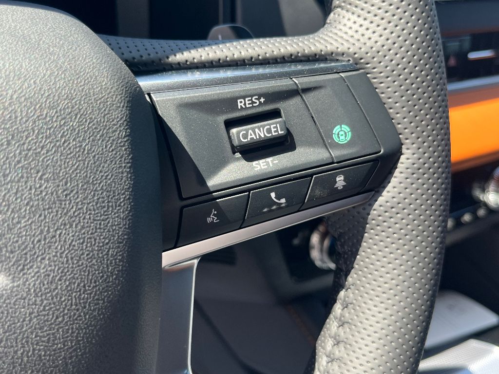 2025 Mitsubishi Outlander Plug-in Hybrid SEL - Photo 8