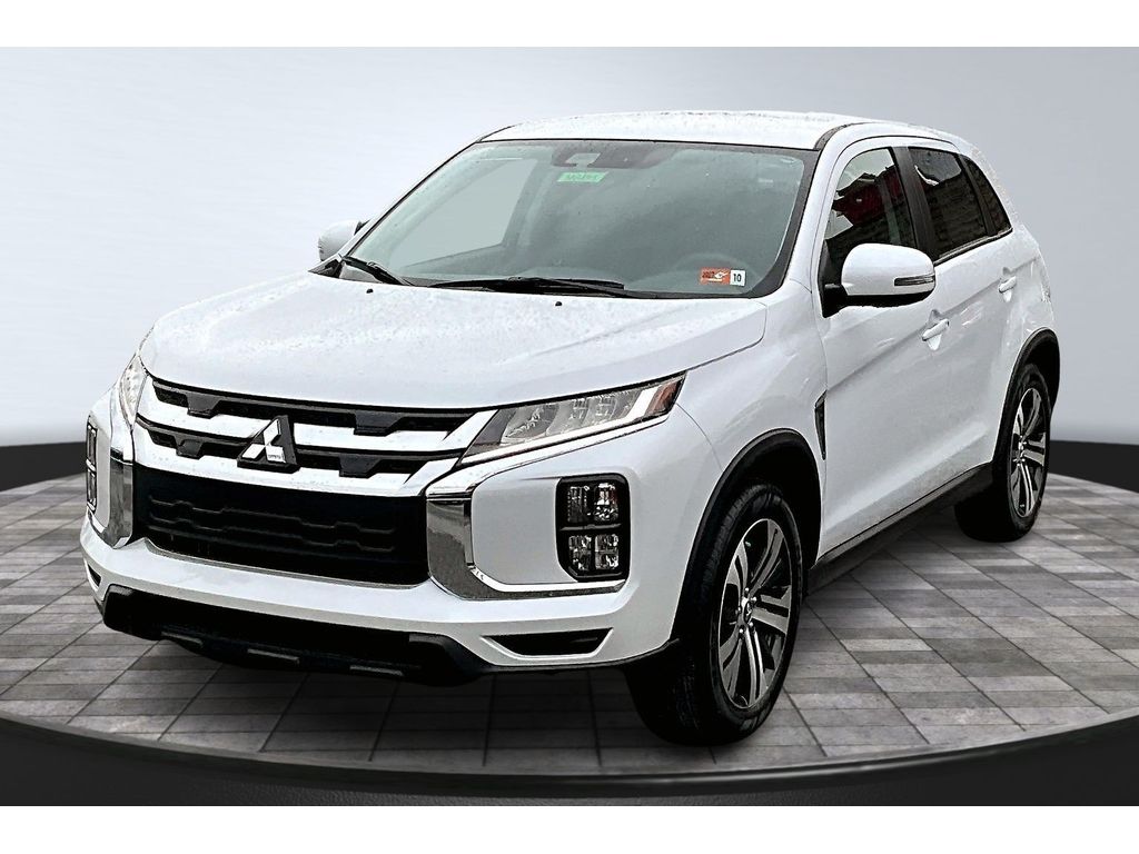 2025 Mitsubishi Outlander Sport SE's photo