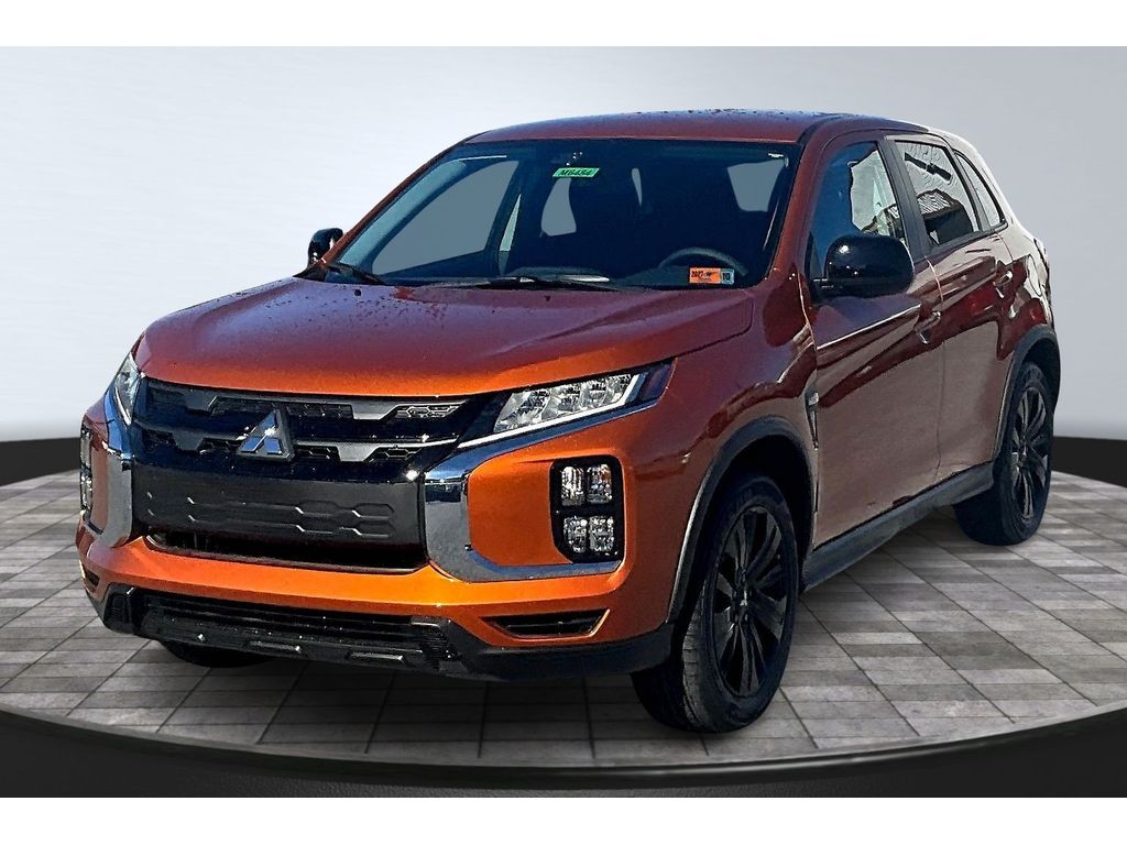 2025 Mitsubishi Outlander Sport LE's photo