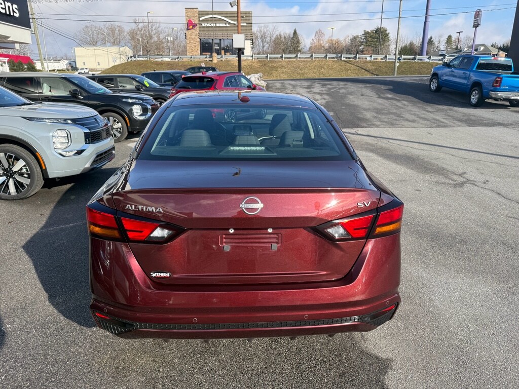Used 2024 Nissan Altima 2.5 SV Sedan