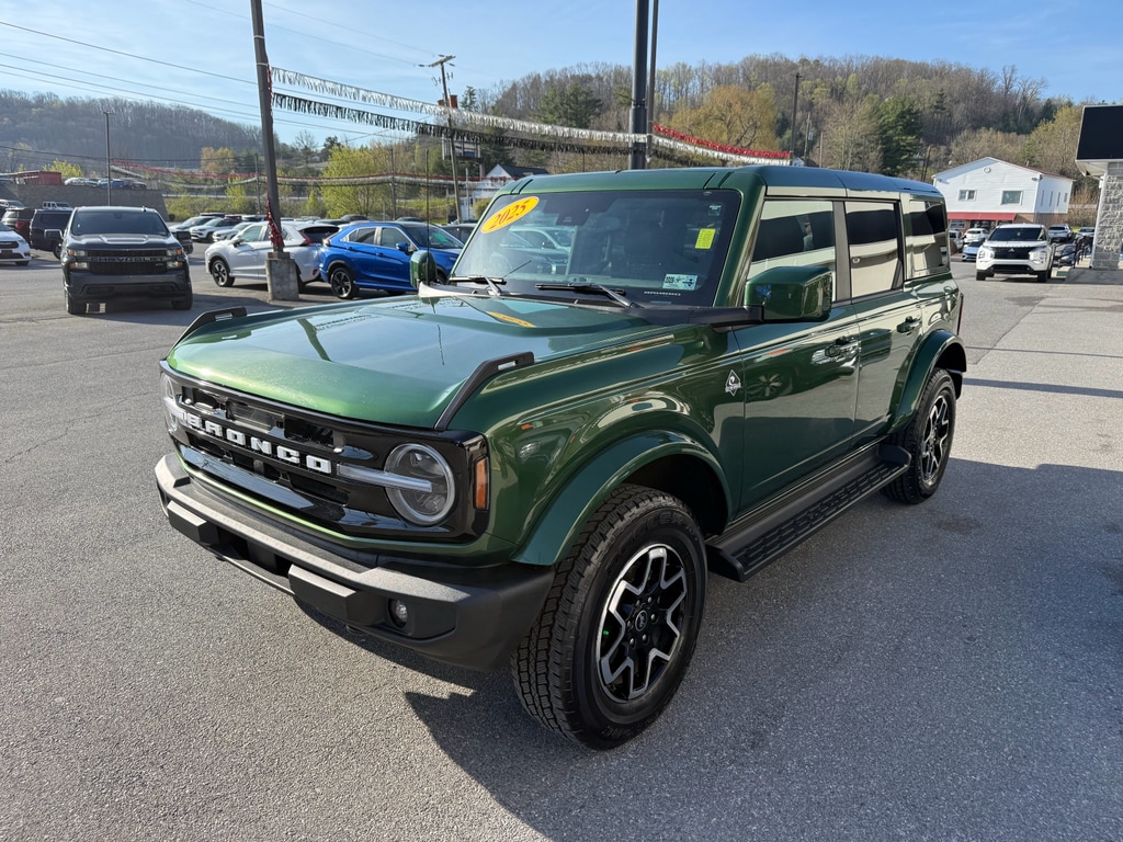 2025 Ford Bronco Outer Banks 4x4's photo