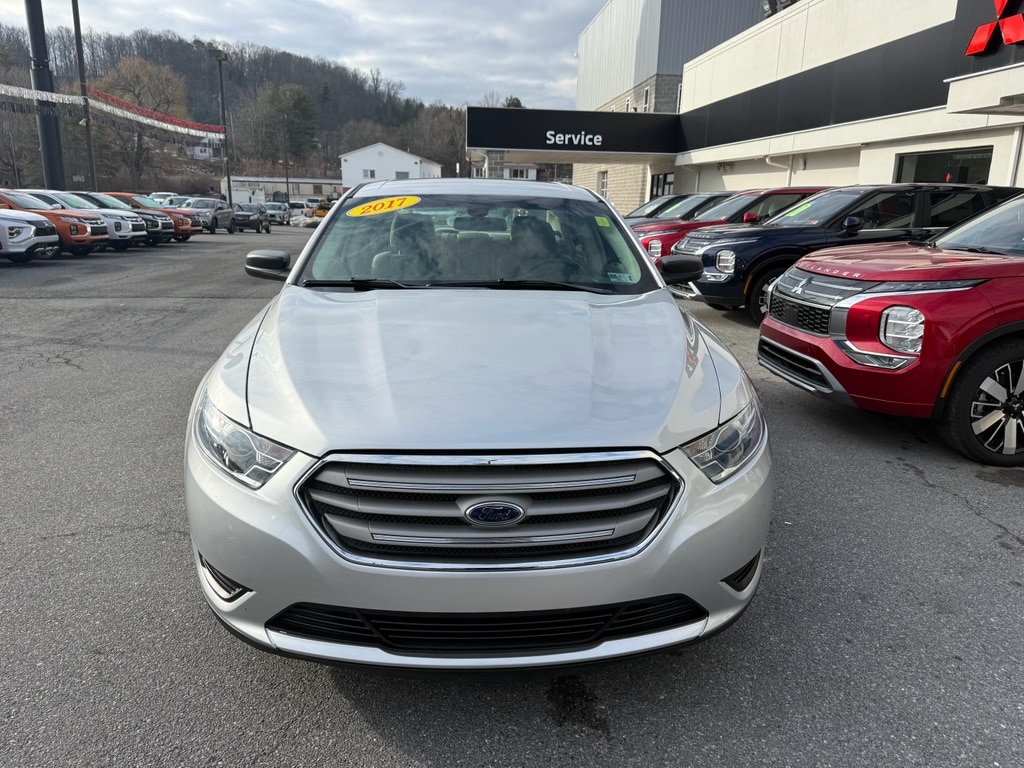 Used 2017 Ford Taurus SE with VIN 1FAHP2D8XHG116860 for sale in Princeton, WV
