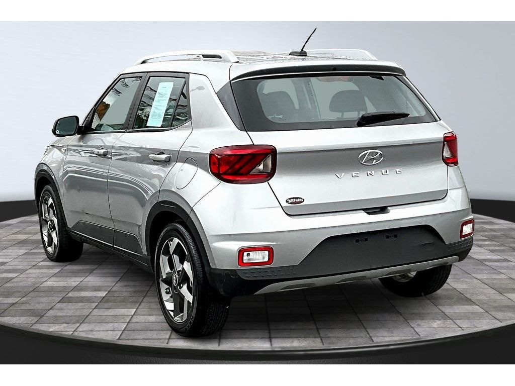 Used 2024 Hyundai Venue SEL SUV