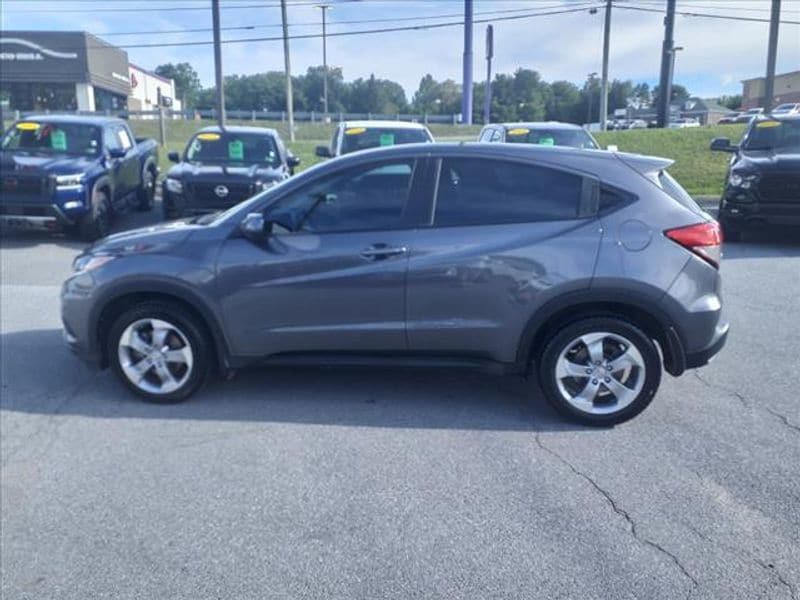 Used 2022 Honda HR-V LX with VIN 3CZRU6H32NM736840 for sale in Princeton, WV