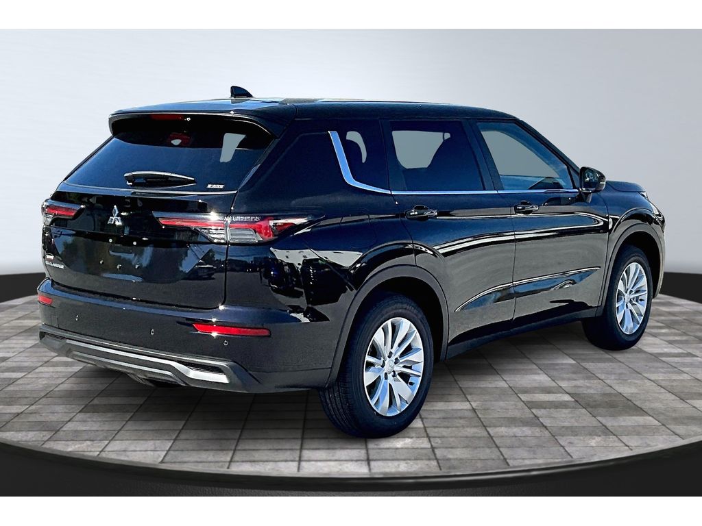 2025 Mitsubishi Outlander ES photo 4