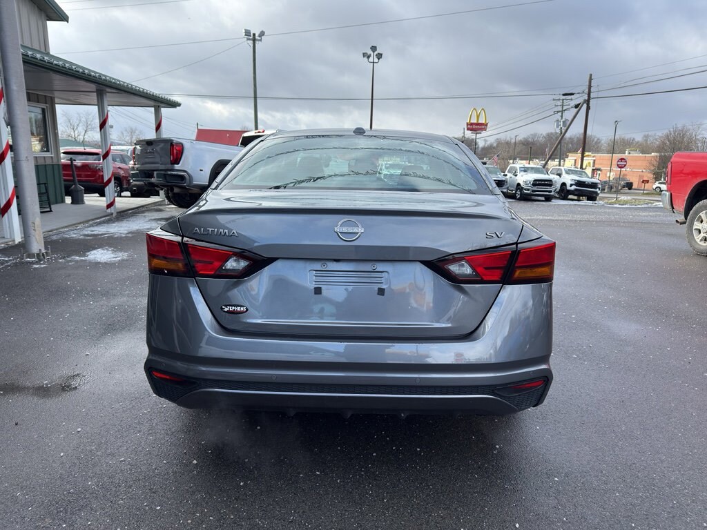 Used 2024 Nissan Altima 2.5 SV Sedan