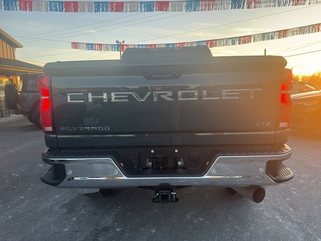 2025 Chevrolet Silverado 2500HD LTZ photo 4