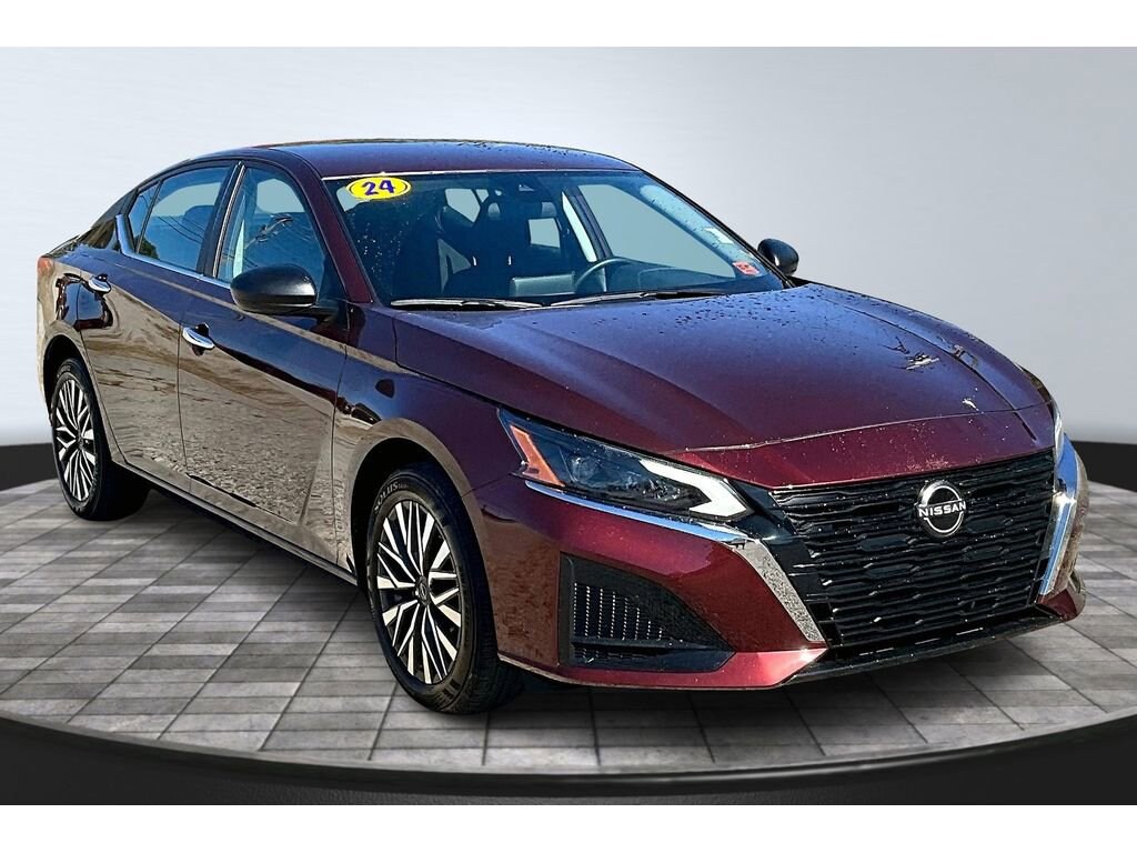 Used 2024 Nissan Altima 2.5 SV Sedan