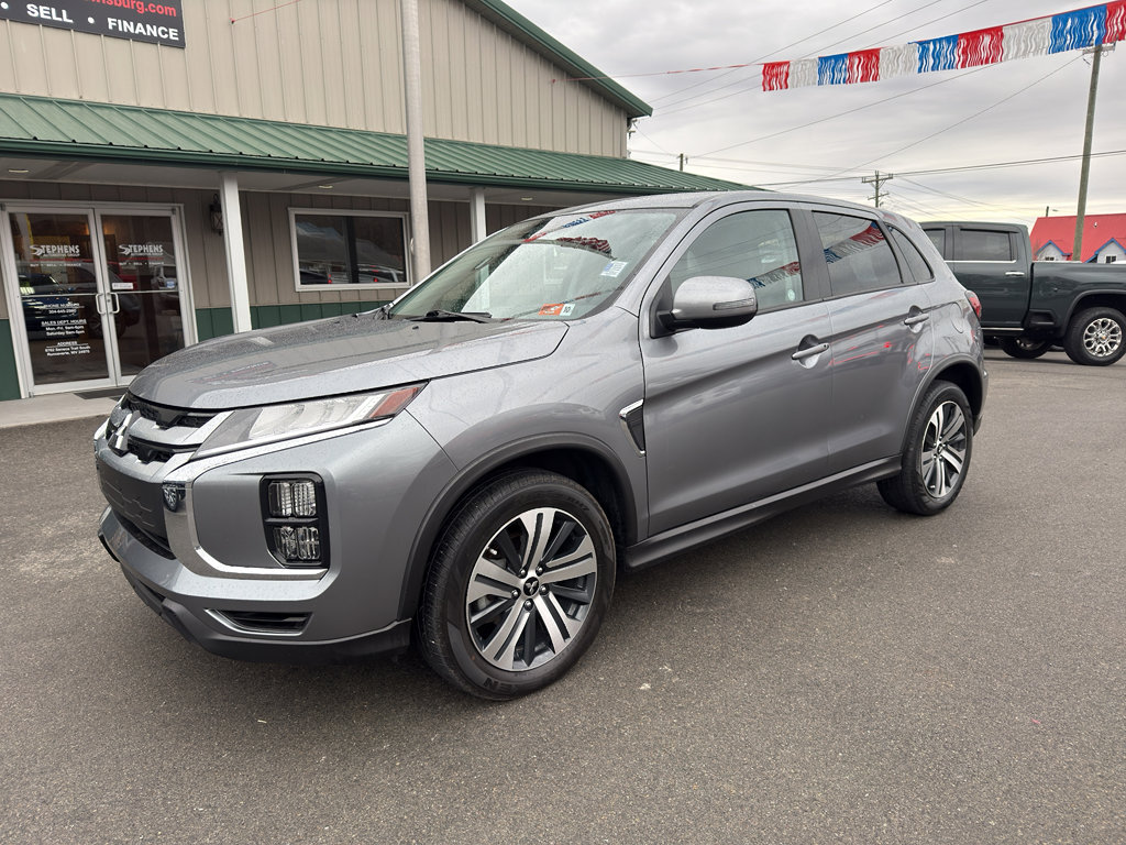 2024 Mitsubishi Outlander Sport SE's photo